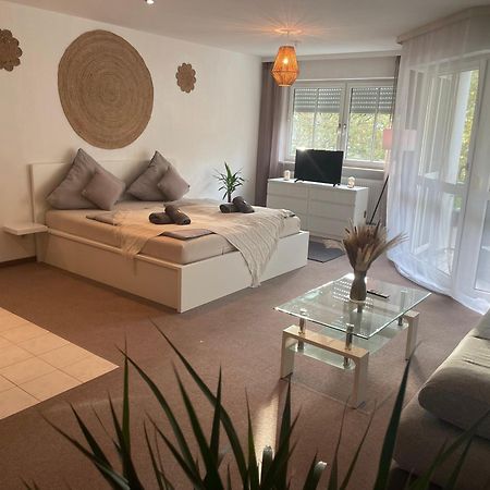 Kingsize Bett Boho Apartment Mit Tiefgarage Naehe Salzburg Freilassing Exterior photo