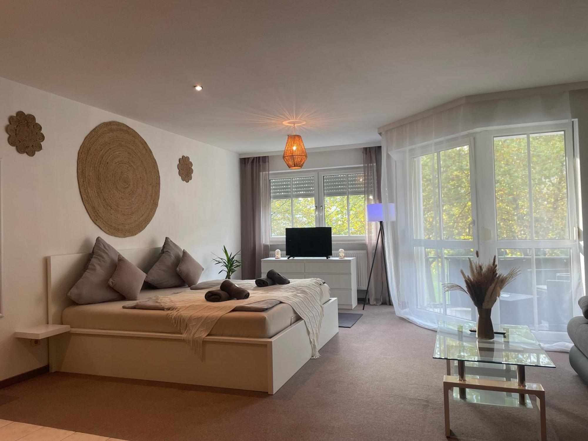 Kingsize Bett Boho Apartment Mit Tiefgarage Naehe Salzburg Freilassing Exterior photo